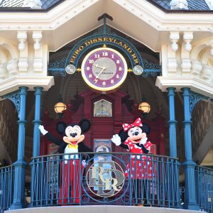 Mickey et Minnie accueillent les visiteurs