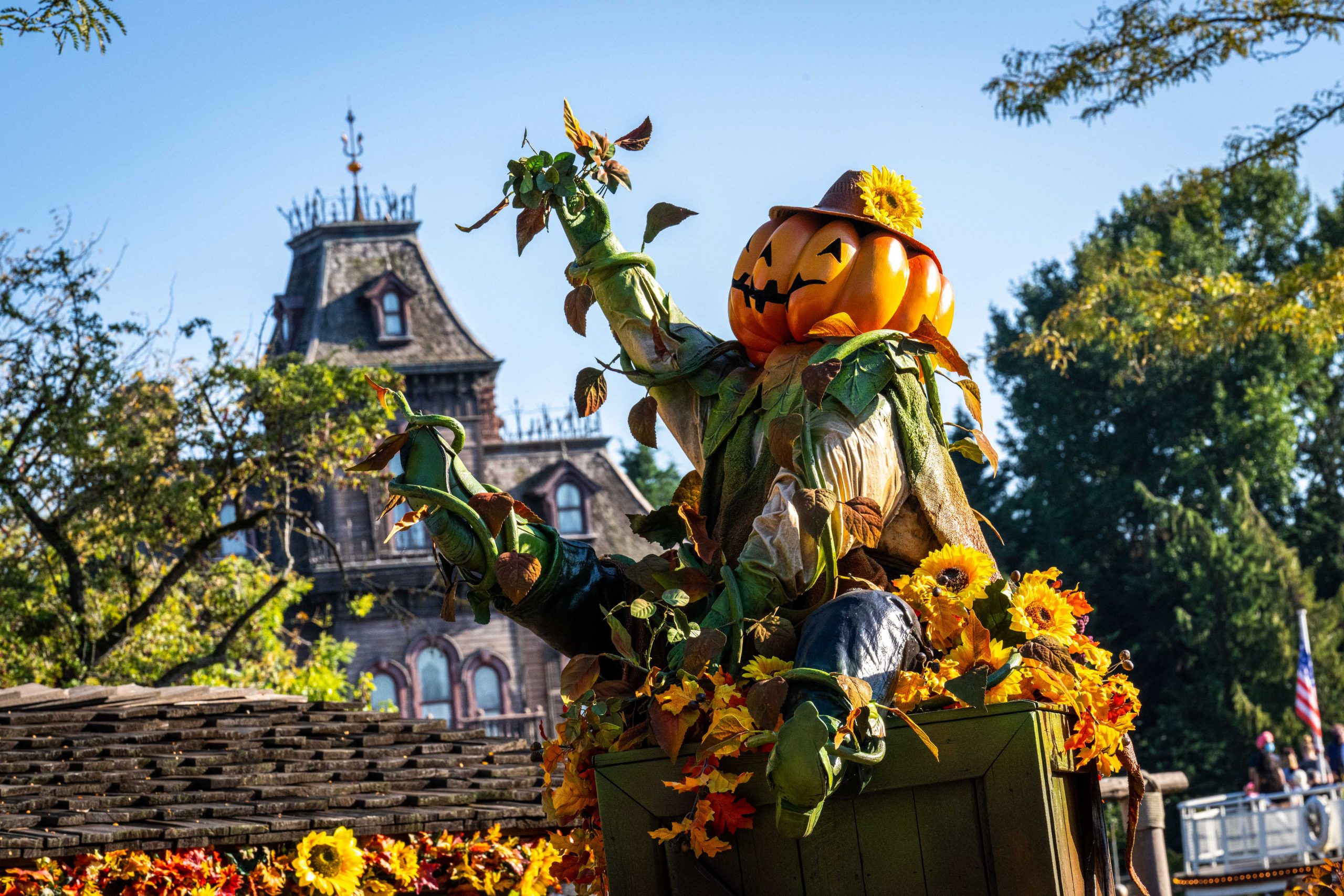 Disneyland Paris Premieres Halloween Season with a Weekend of Thrills, Chills and Celebrity Sightings