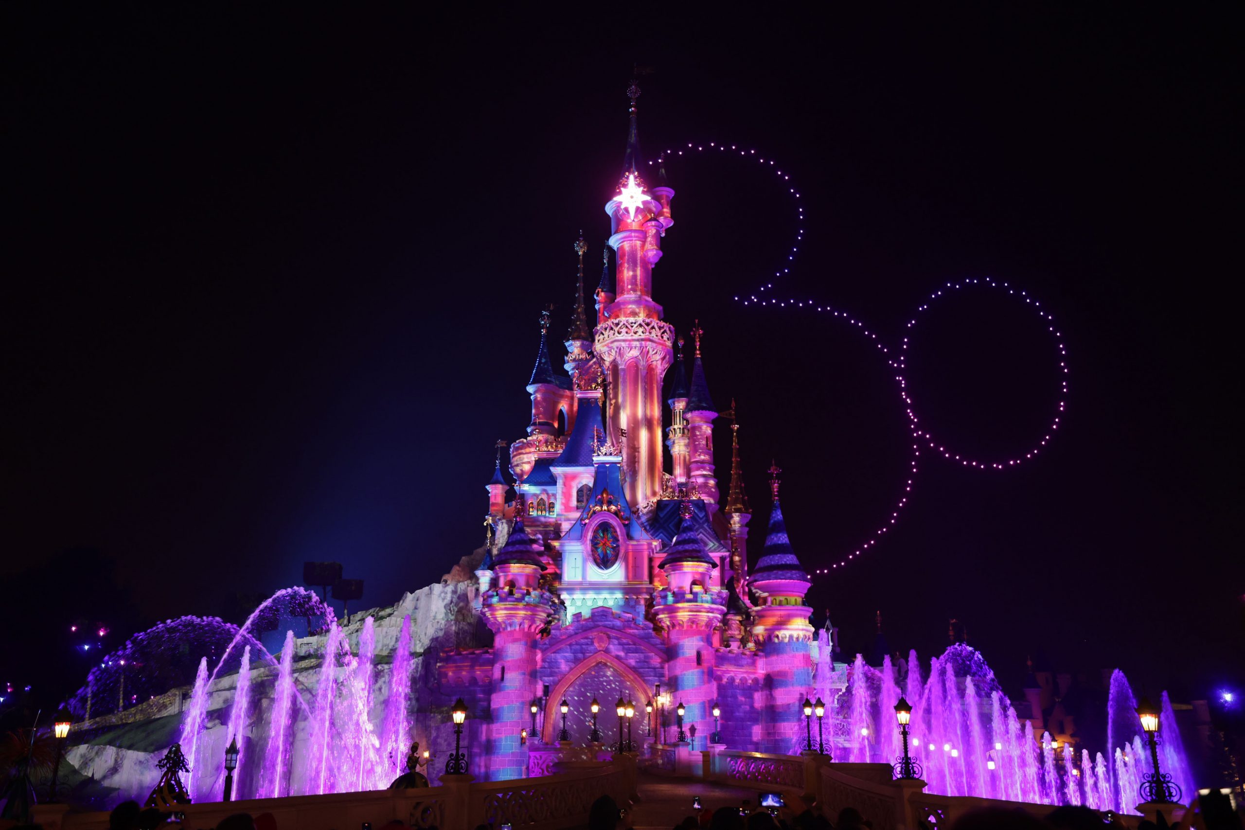 DISNEYLAND PARIS REACHES MILESTONE 30TH ANNIVERSARY, INTRODUCES NEW PRODUCTS AND EXPERIENCES FOR GUESTS OF ALL AGES