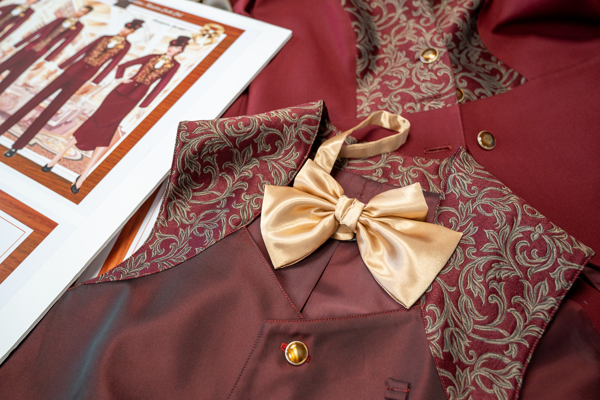 Cast Members costumes at Disneyland Hotel: celebrating the French savoir-faire