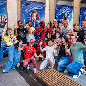 Deadpool surprises Cast Members on the set of Quiz Marvel LIVE!