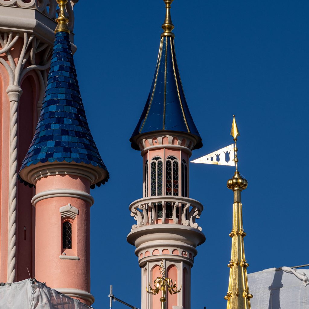 Sleeping Beauty Castle Awakens in Stunning Fashion After a 12-Month Massive  Refurbishment at Disneyland Paris - DisneylandParis News